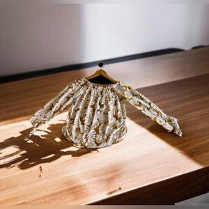 One Clothing Los Angeles Womens long Sleeve Blouse White Gold Size Small